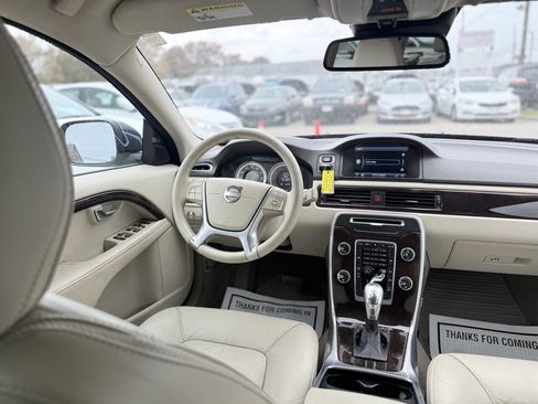 Used 2013 Volvo XC70 3.2 image 16