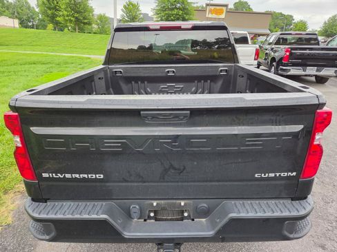 Used 2024 Chevrolet Silverado 1500 Custom RWD image 9