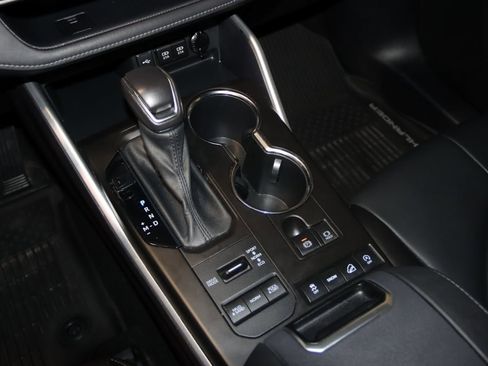 Used 2021 Toyota Highlander XLE image 41