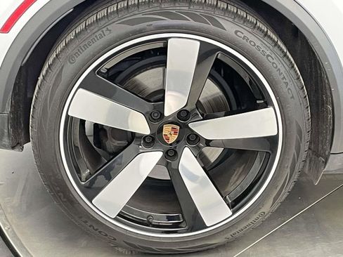 Used 2025 Porsche Macan 4 Electric image 13