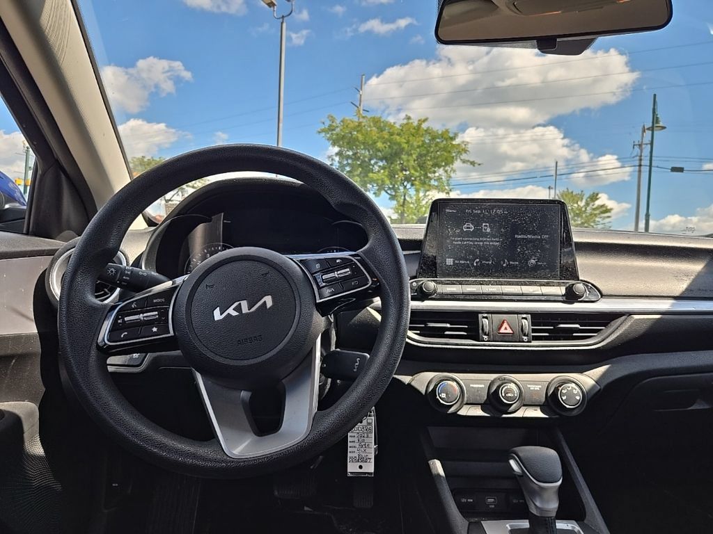Certified 2023 Kia Forte LXS FWD image 31