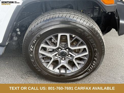 Used 2026 Jeep Wrangler Unlimited Sahara AWD/4WD image 12