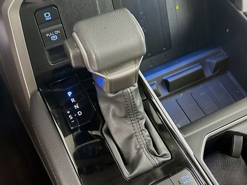 Used 2024 Toyota Tundra Limited AWD/4WD image 25