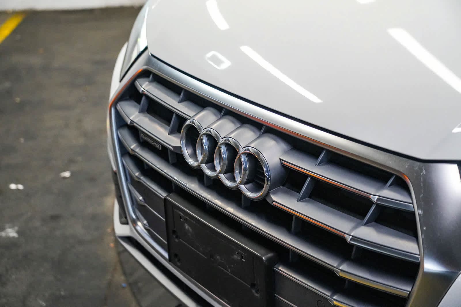 Used 2020 Audi Q5 2.0T Premium w/ Convenience Package AWD/4WD image 3