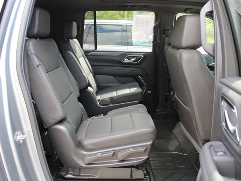 Used 2024 Chevrolet Suburban Z71 w/ Luxury Package AWD/4WD image 49