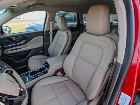 Used 2023 Lincoln Corsair Reserve image 14