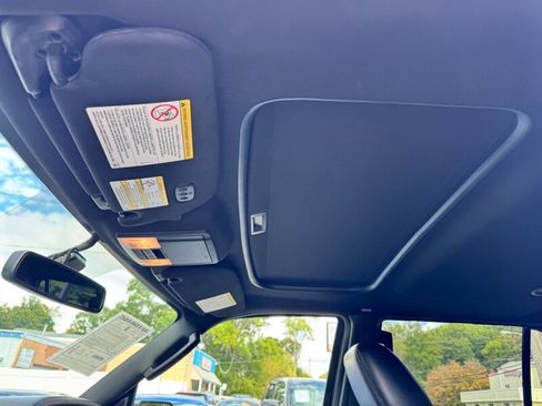 Used 2016 Lincoln Navigator Reserve image 26