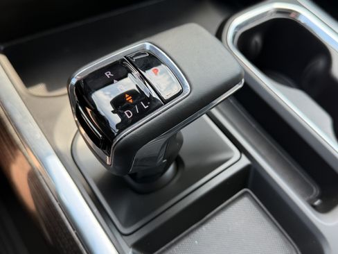 Used 2026 Chevrolet Silverado 1500 LT Trail Boss w/ Convenience Package II AWD/4WD image 25