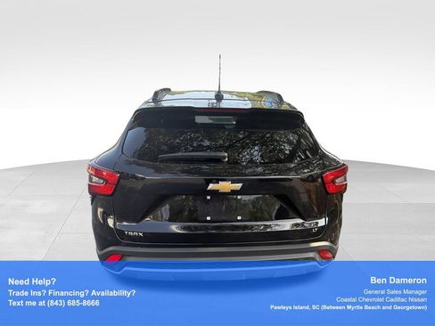 Used 2026 Chevrolet Trax LT FWD image 6