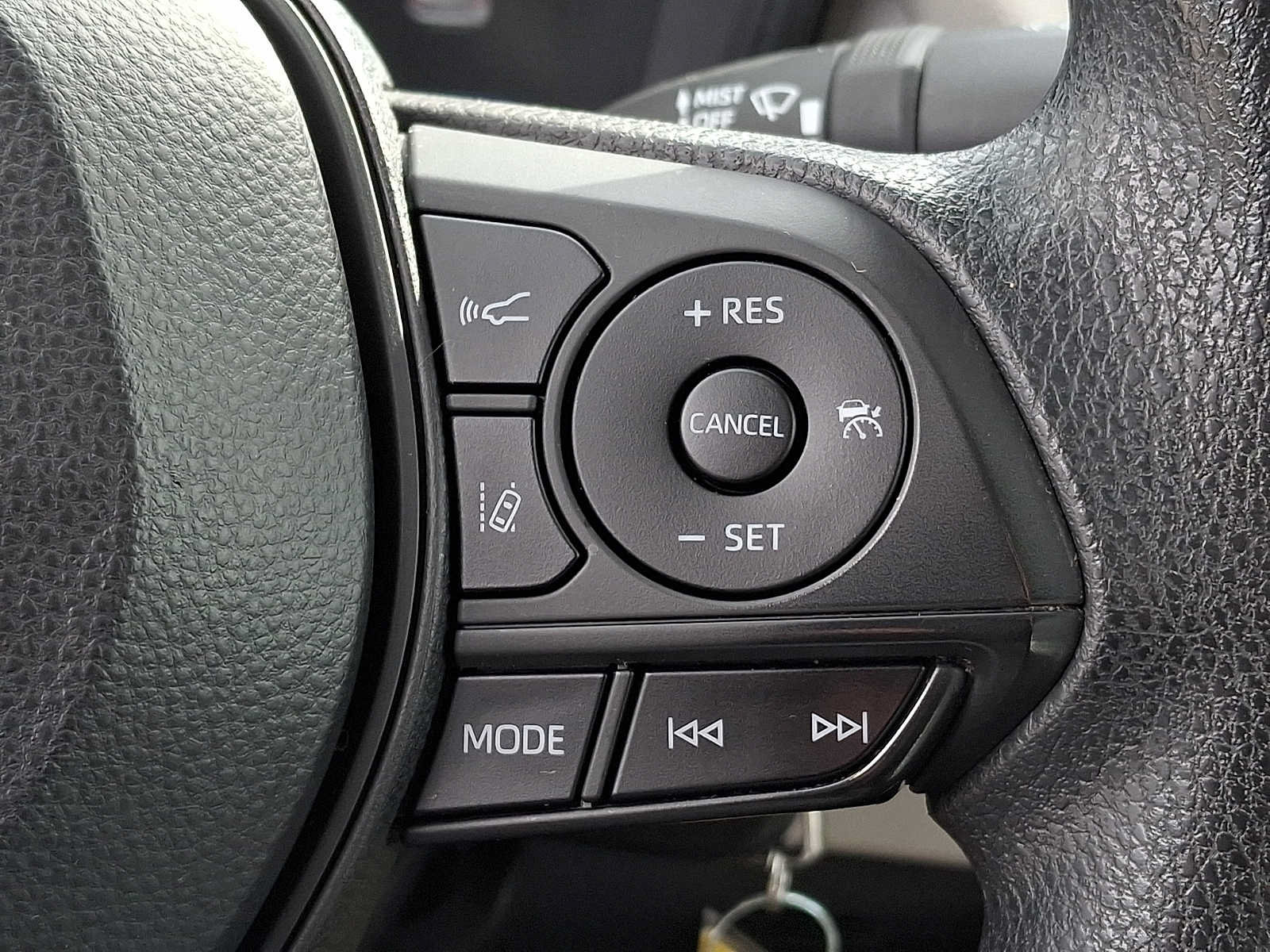 Used 2020 Toyota Corolla LE FWD image 18