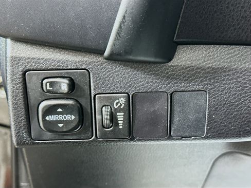 Used 2017 Toyota Corolla LE image 16