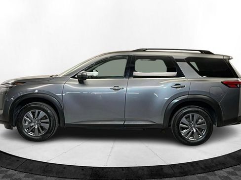 Certified 2025 Nissan Pathfinder SV image 2
