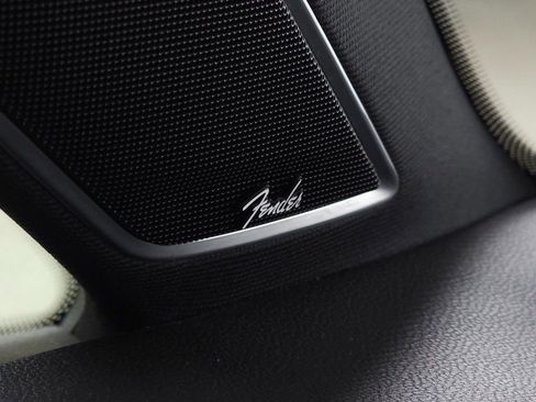 Used 2019 Volkswagen Golf R 4-Door image 13