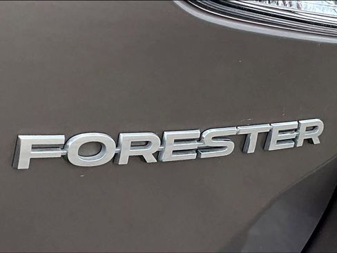 Used 2023 Subaru Forester Premium AWD/4WD image 10
