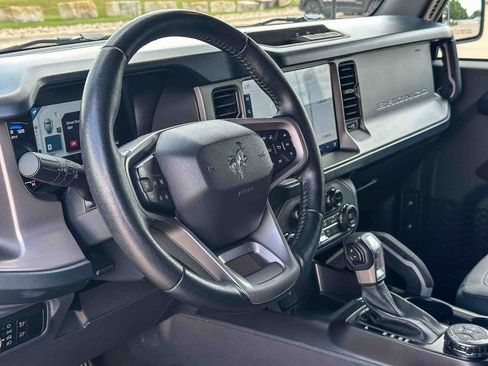 Used 2023 Ford Bronco Outer Banks AWD/4WD image 12