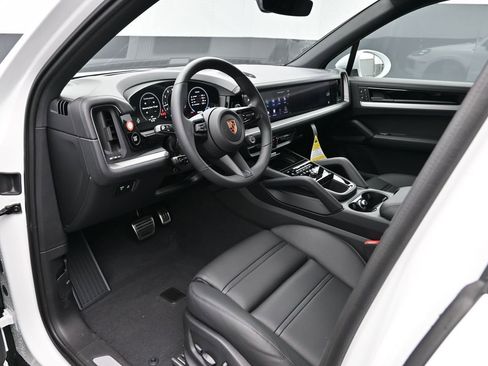 New 2026 Porsche Cayenne S image 4