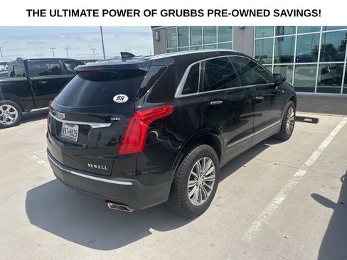 Used 2018 Cadillac XT5 Luxury w/ Driver Awareness Package FWD image 3