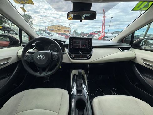 Used 2020 Toyota Corolla LE FWD image 12
