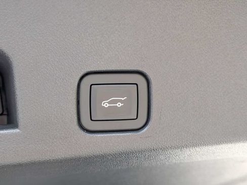 Used 2025 GMC Acadia AT4 AWD/4WD image 12