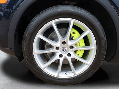 Used 2022 Porsche Cayenne E-Hybrid image 25