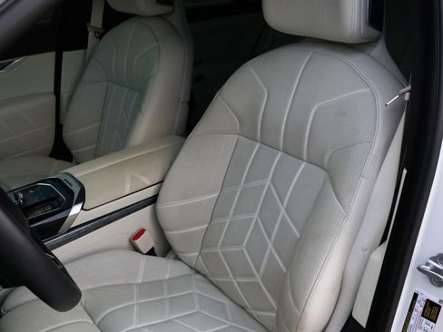 Used 2023 BMW 760i xDrive w/ Executive Package image 14