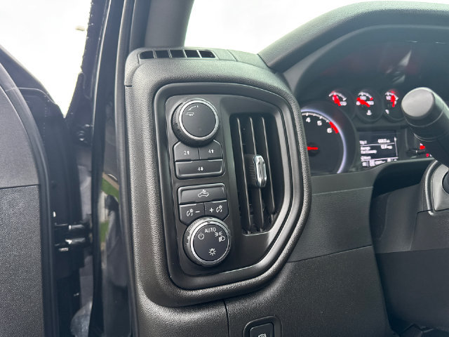 Used 2023 Chevrolet Silverado 2500 Custom w/ Gooseneck/5TH Wheel Package AWD/4WD image 14