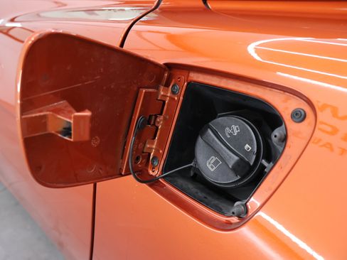 Used 2005 Chevrolet Corvette Convertible w/ Preferred Equipment Group RWD image 25