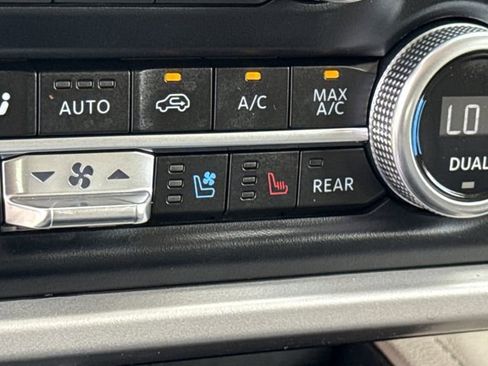 Certified 2024 Ford Expedition XLT image 39