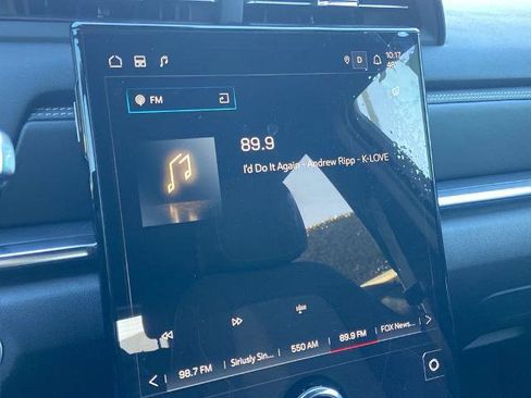 Used 2025 GMC Terrain Elevation w/ Technology Package II image 9