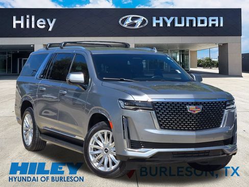 Used 2023 Cadillac Escalade ESV Luxury RWD image 1
