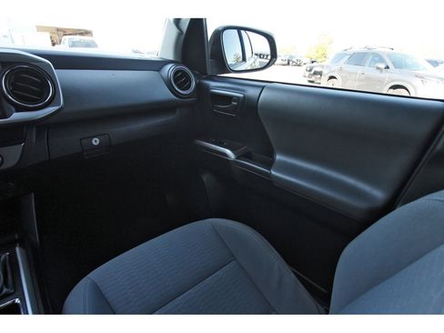 Used 2019 Toyota Tacoma SR5 image 13