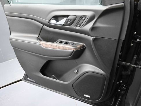 Used 2023 GMC Acadia Denali w/ Trailering Package image 12