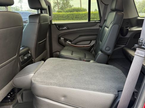 Used 2017 GMC Yukon SLT w/ Premium Edition image 12