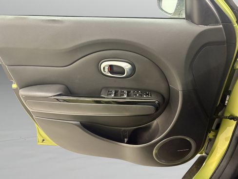 Used 2019 Kia Soul + w/ Audio Package image 23