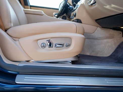 Used 2016 Rolls-Royce Ghost image 8