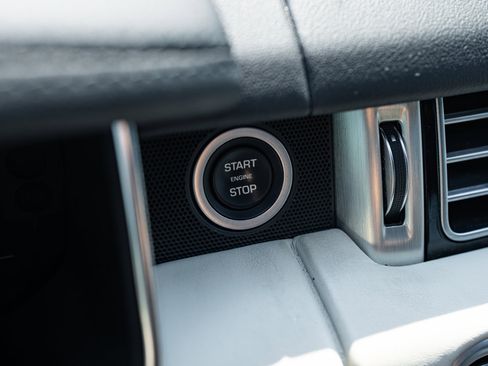 Used 2020 Land Rover Range Rover HSE image 43