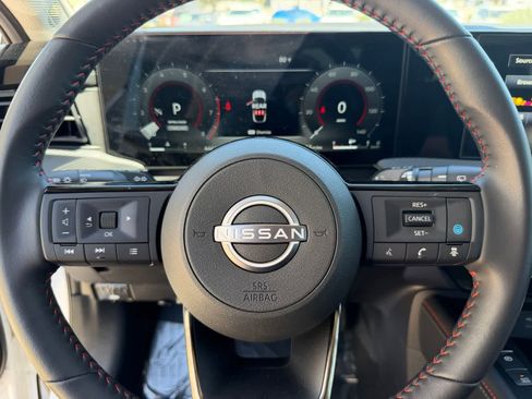 Certified 2025 Nissan Kicks SR FWD image 16