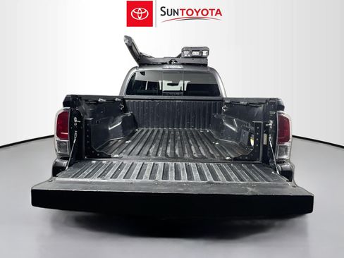 Used 2022 Toyota Tacoma TRD Off-Road RWD image 33