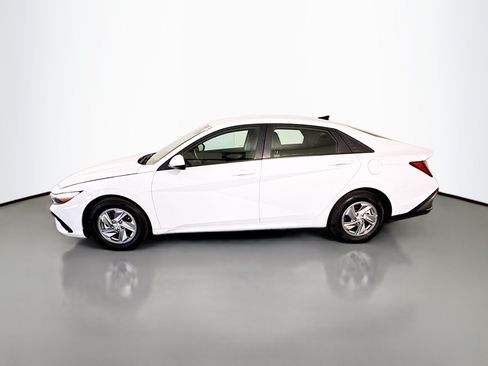 Used 2025 Hyundai Elantra SE FWD image 6