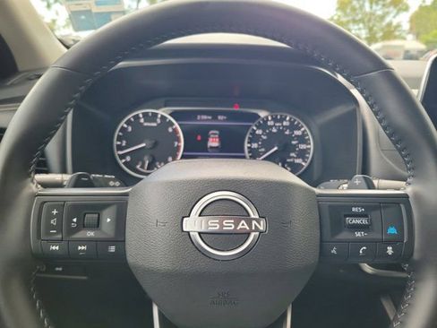 Certified 2025 Nissan Rogue SV FWD image 23