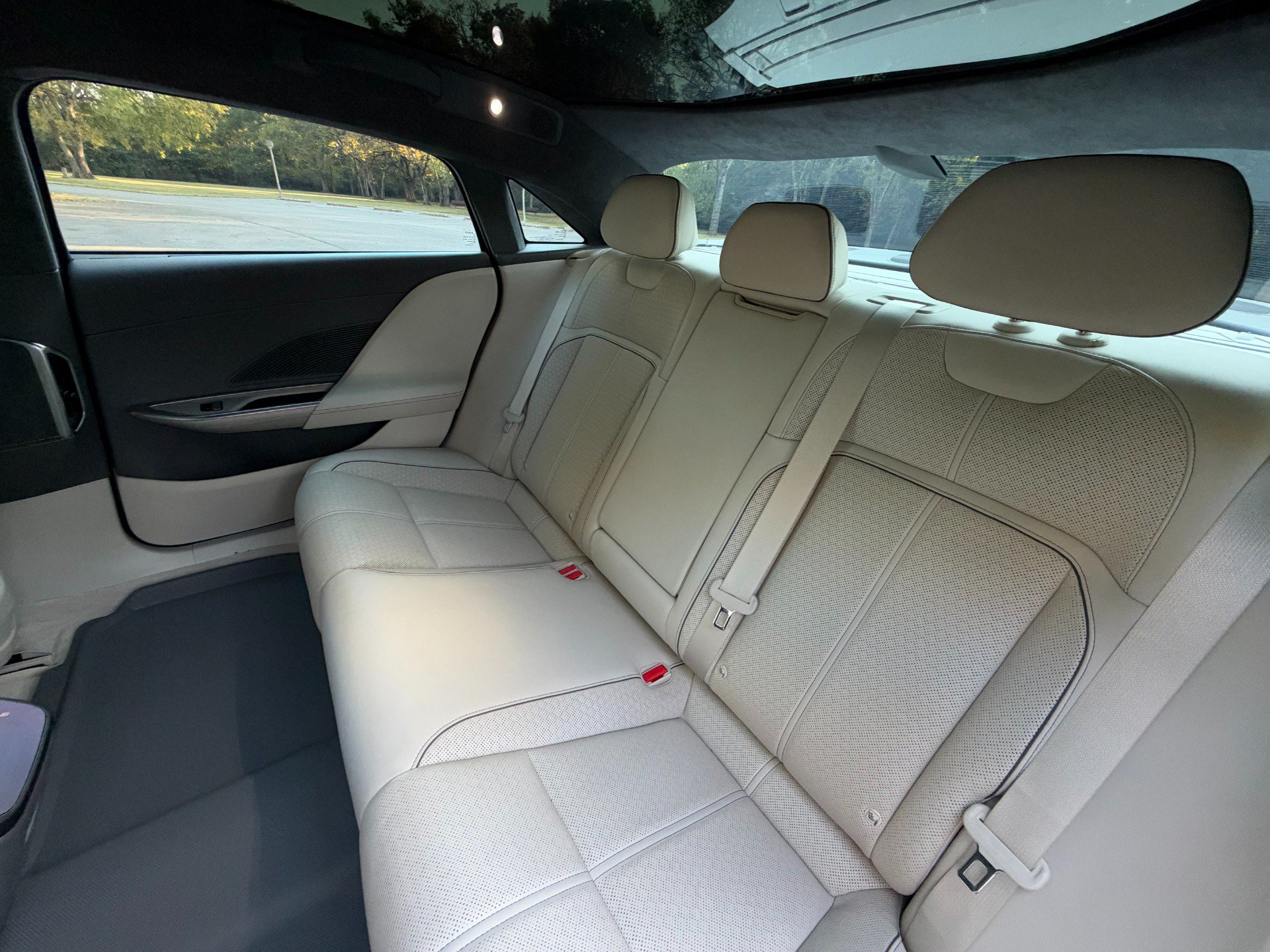 Used 2022 Lucid Air Dream Edition AWD/4WD image 23