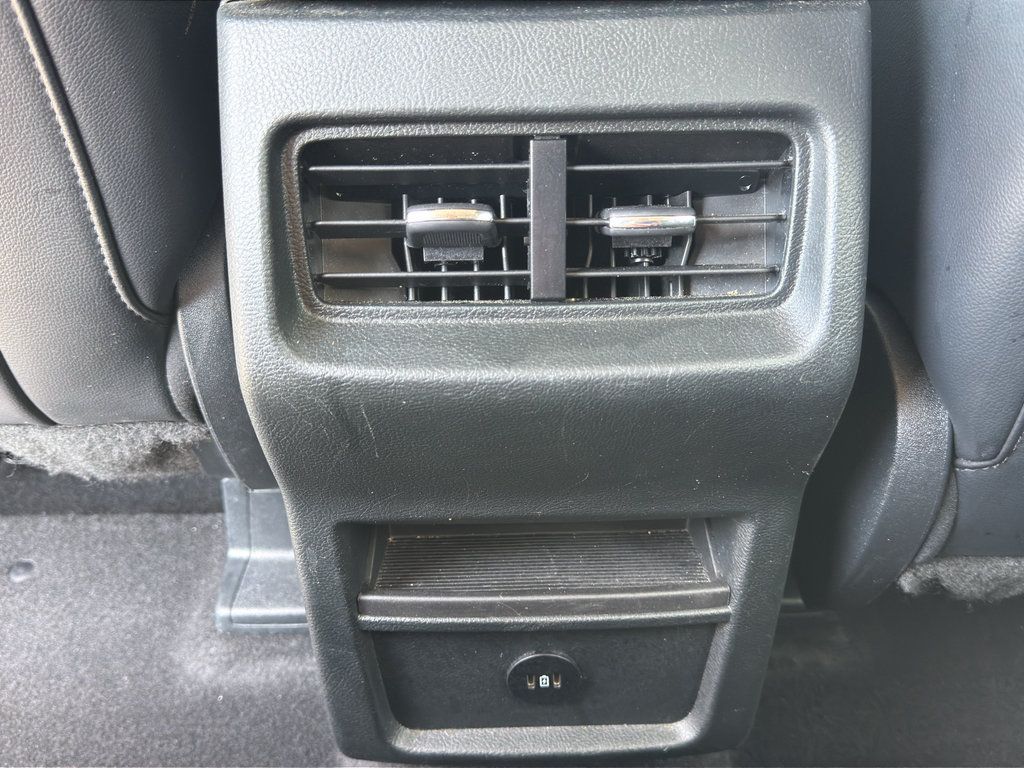 Used 2024 Ford Edge SEL AWD/4WD image 28