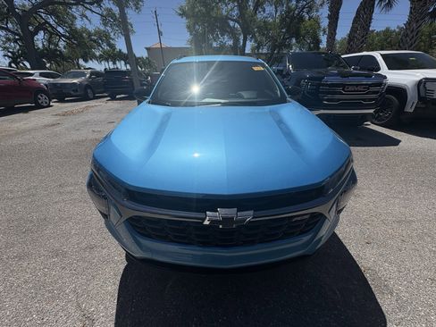 Used 2025 Chevrolet Trax RS w/ Driver Confidence Package image 2