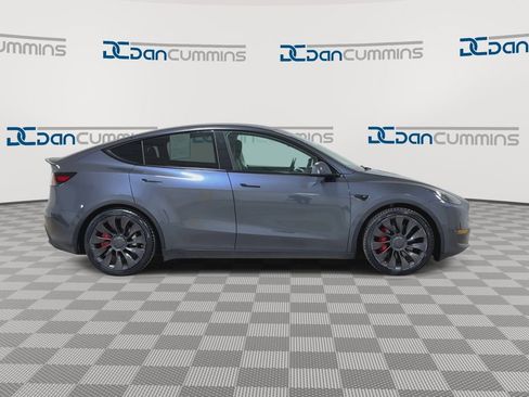 Used 2023 Tesla Model Y Performance image 9