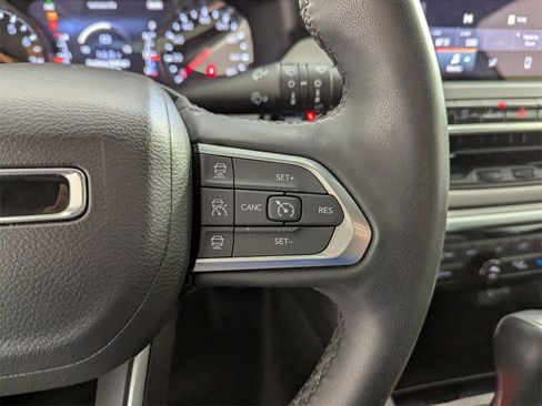 Certified 2024 Jeep Compass Limited image 21