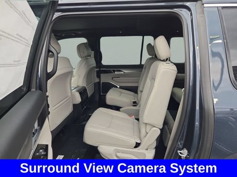 New 2025 Jeep Wagoneer L Series II AWD/4WD image 20