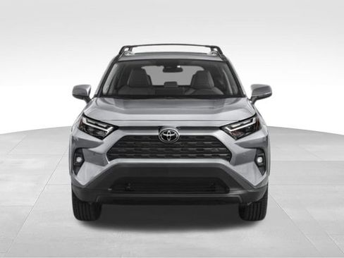 Used 2025 Toyota RAV4 XLE FWD image 37