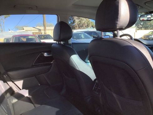 Used 2018 Kia Niro Touring image 17