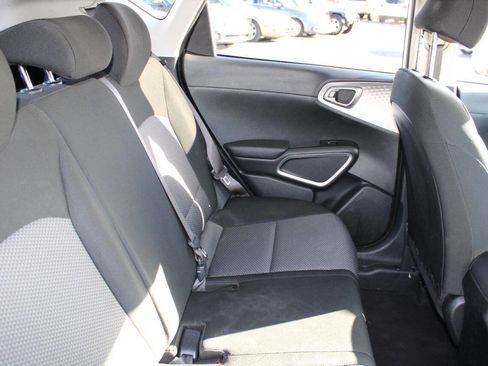 Used 2022 Kia Soul LX w/ Technology Package image 19