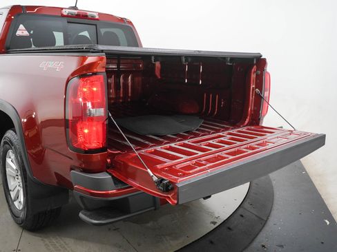 Used 2016 Chevrolet Colorado LT w/ LT Convenience Package AWD/4WD image 9